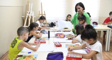 Bornova Belediyesi’nin yaz dönemi hobi kurslarına yoğun ilgi