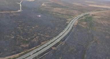 Çeşme'deki yangın kısmen kontrol altına alındı