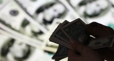 Dolar, 17,90 lirayı aştı