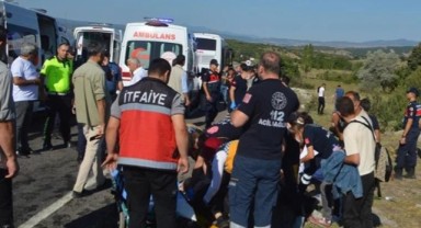 Feci kaza: İşçileri taşıyan otobüs devrildi!