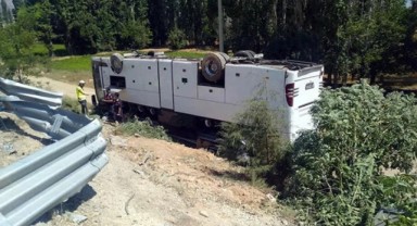 Feci kaza! Tur otobüsü takla attı, çok sayıda yaralı var