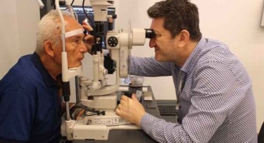 İzmir'de doktorları bile şoke eden olay! Gözündeki canlıyla 2 gün gezdi!.