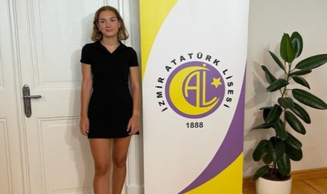 İzmirli Selin Aşıkiraz YKS'de Türkiye birincisi oldu!