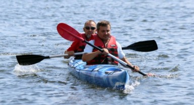 Körfezde bir ilk! Görme engelli kanocular yarıştı