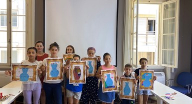 Kursiyer çocuklara sanat gezisi