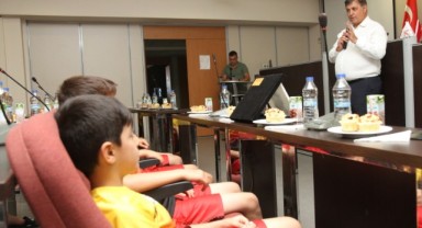 Mardinli çocuklar Başkan Tugay’ı ziyaret etti