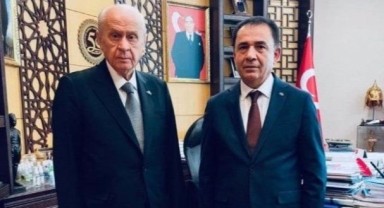MHP'de üst düzey istifa depremi