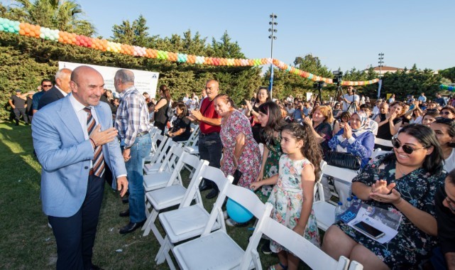 Miniklerin ilk mezuniyet heyecanına Başkan Soyer de ortak oldu