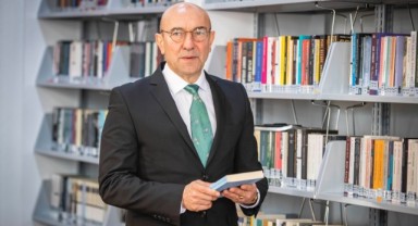 Soyer bayramda da kitap desteği çağrısı yaptı