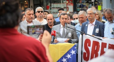 Srebrenitsa kurbanları Konak’ta anıldı