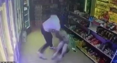 Tatile giden genç kız yolda sözlü tacize uğradı, sığındığı büfede öldüresiye dövüldü!