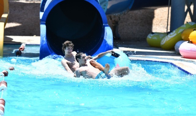 Yaz sıcaklarında eğlencenin merkezi Oasis Aquapark