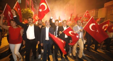 100. Yıl Zafer Korteji’nde Dikili tek yürek oldu