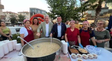 Aşure kazanları Narlıdere’de kaynadı