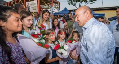 Başkan Soyer Bayındır'daki çiftçi şenliğinde konuştu: “Bu topraklarda umudu gençlerimizle büyüteceğiz”