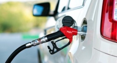 Benzine zam geliyor! Pazartesi gece yarısından itibaren...