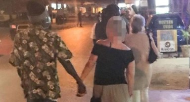 Diplomatik kriz çıktı: Lütfen yaşlı kadın turistler genç erkekler için ülkeye gelmesin