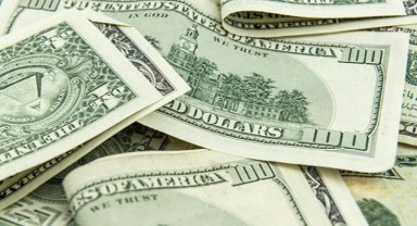 Dün yılın zirvesini gören dolar güne yüksek başladı