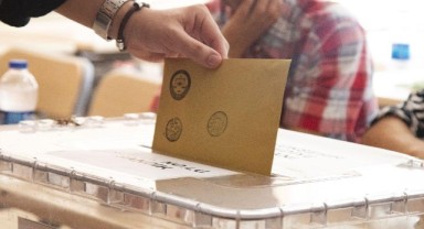İlk kez oy kullanacak seçmenler hangi partiye vereceklerini açıkladı