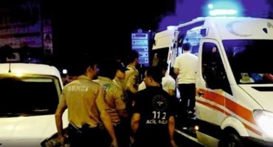 İzmir’de iki grup arasında kanlı kavga! Bıçaklanan genç yaşam mücadelesi veriyor
