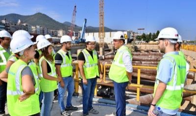 İzmir’in yeni mezun şartı Türkiye’ye örnek oldu
