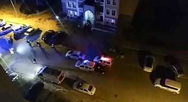 Kıskançlık cinayeti! Evde karşılaştığı annesinin erkek arkadaşını öldürdü