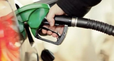 Motorine zam, benzine indirim geldi