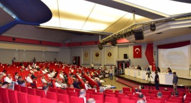 Müftülüğün yanındaki AVM'ye alkol ruhsatı verilmesi oylandı: CHP itiraz etti, AKP ve MHP 'evet' dedi