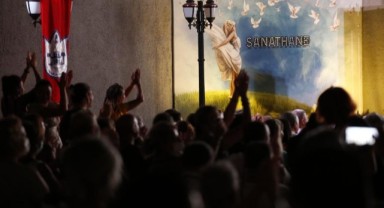 Sanathane’de Cümbüş var