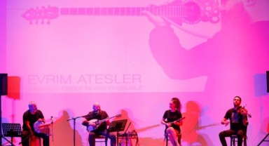 Sanathane, Evrim Ateşler konseriyle ‘Merhaba’ dedi