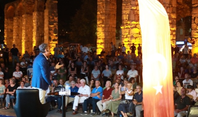 Tarihçi Sinan Meydan, Efes Selçuk’ta büyük zaferi anlattı
