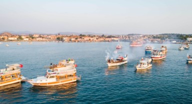 Yüzlerce tekne yat limanı kapasite arttırım projesine hayır demek için Sığacık Körfezi’nde buluştu!