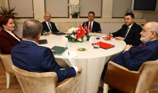 Akşener'in sözleri kulisleri hareketlendirdi