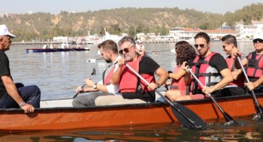 Başkan Sandal kanoya bindi, kürek çekti