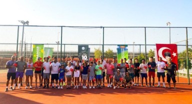 Çeşme’de Tenis Turnuvası Heyecanı