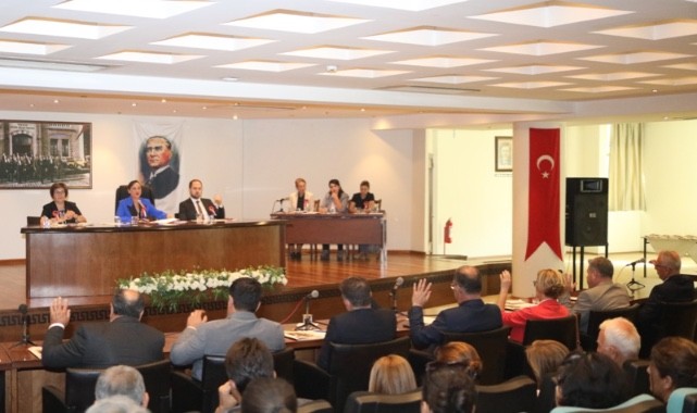 Efes Selçuk Belediye Meclisi’nde 100. Yıl coşkusu