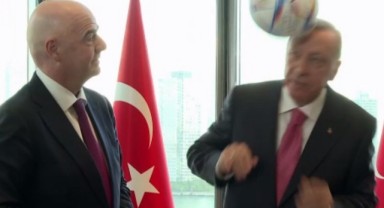 Erdoğan dünyada 1 tane olan topa kafa attı!