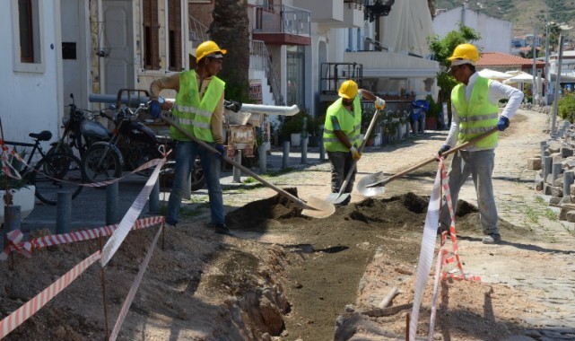Foça Bağarası’nın kanalizasyon sorunu çözülüyor