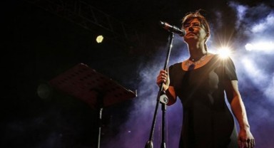 İlkay Akkaya'nın Urfa'da gerçekleştireceği konser 'genel güvenlik' bahanesiyle yasaklandı