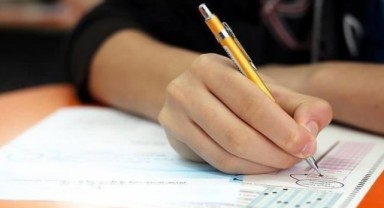 KPSS'de bir skandal daha: Sorular yine aynı çıktı