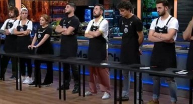 MasterChef'te yarışmacılar şeflerin önünde birbirine girdi!