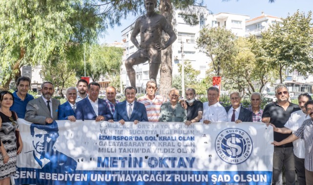 Taçsız Kral Konak’ta anıldı