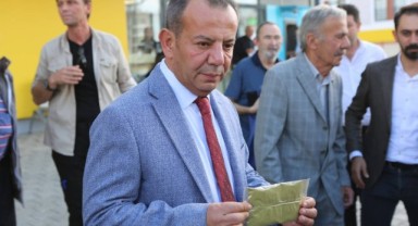Tanju Özcan, HDP Genel Merkezi'ne kına gönderdi