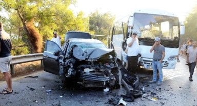 Turistik yolda feci kaza: 6 yaralı