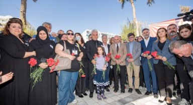 Başkan Soyer depremin ikinci yılındaki anma töreninde konuştu: “Bu can bu bedende durdukça yanınızda olacağım”