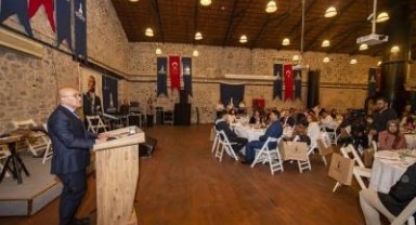 Başkan Tunç Soyer Büyükşehir’in din görevlileri ile bereket sofrasında buluştu