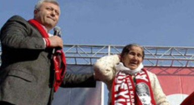 'Başörtüsünü çekip çıkarttı' suçlaması... İşte Erdoğan'ı yalanlayan belge ve görüntü!