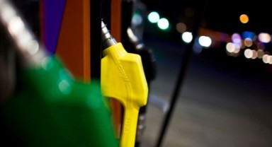 Benzine bu gece zam geliyor