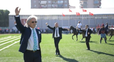 Bornova'da 29 Ekim coşkuyla kutlandı