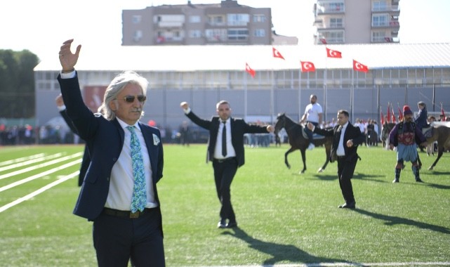 Bornova'da 29 Ekim coşkuyla kutlandı